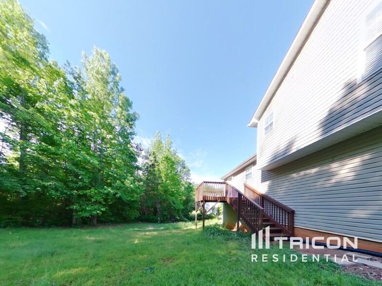 Building Photo - 65 Thorn Thicket Ct
