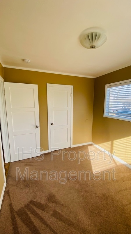 Building Photo - 504 Delafield Ave