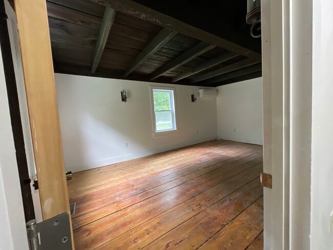 Building Photo - Buxton