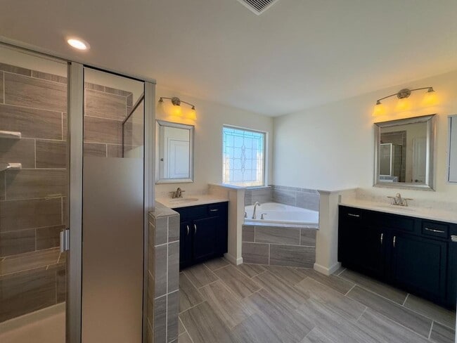 Building Photo - 1200 Governess Ln