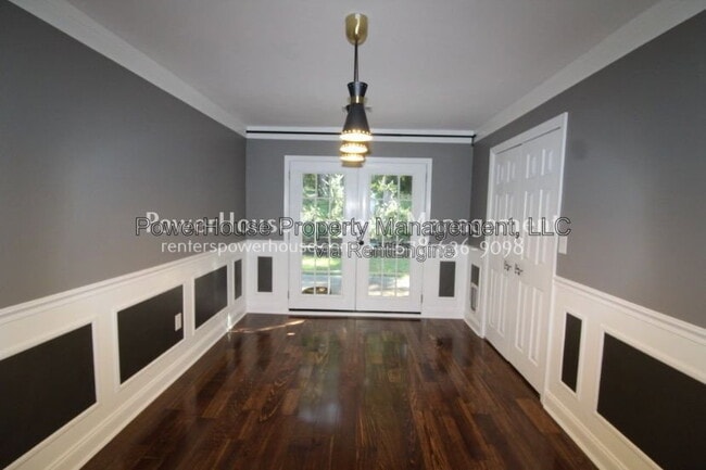 Building Photo - 4017 Doral Dr