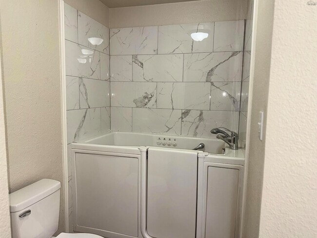 Building Photo - 4205 York St