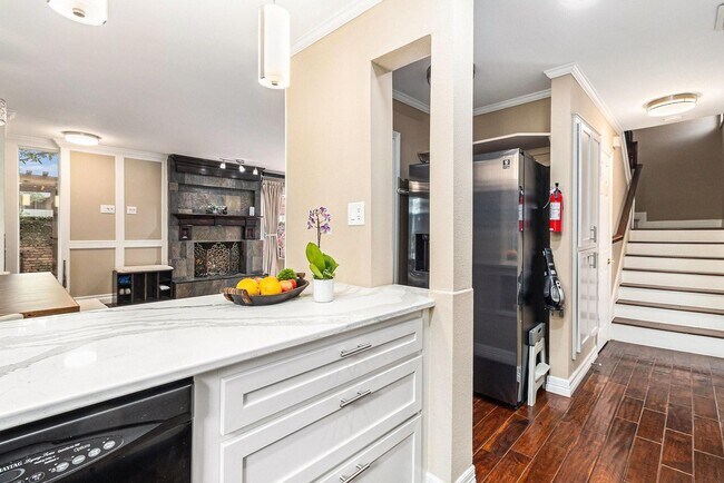 Building Photo - Updated 2-Bed, 2.5-Bath Patio Home Near Up...