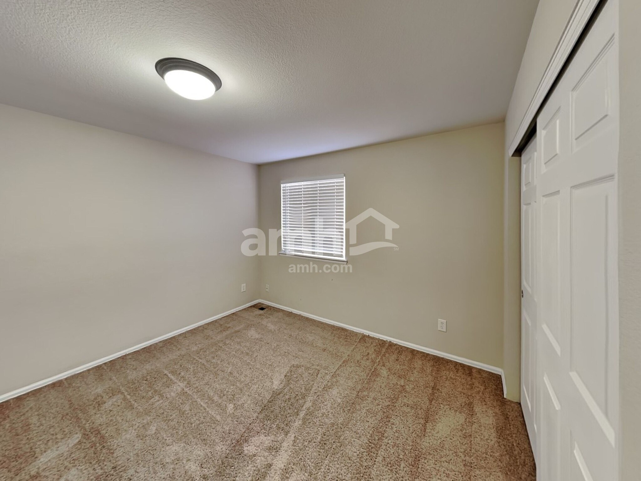 Building Photo - 9861 Kenton Cir