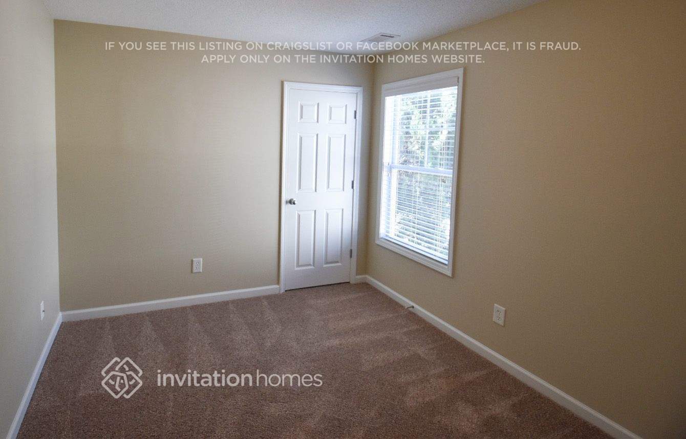 Building Photo - 3816 Pine Village Pl