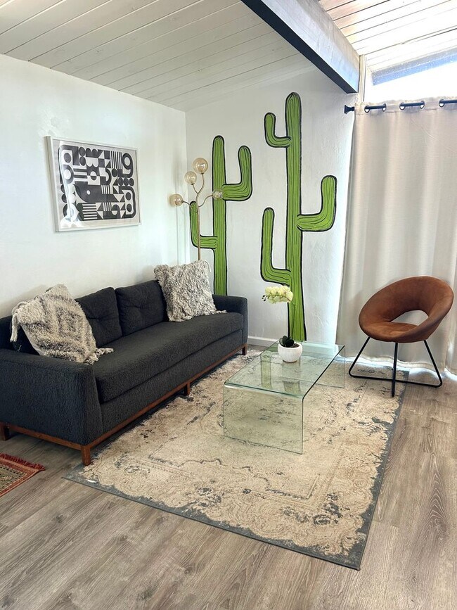 Building Photo - Adorable 2 bedroom 1 bathroom home *** FIRST MONTH DISCOUNTED RENT**