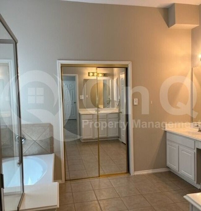 Building Photo - 12572 Alfa Romeo Way