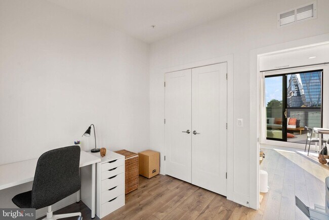 Building Photo - 11258 Faraday Park Dr.