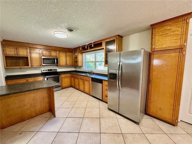 Building Photo - 107 S Lake Dr