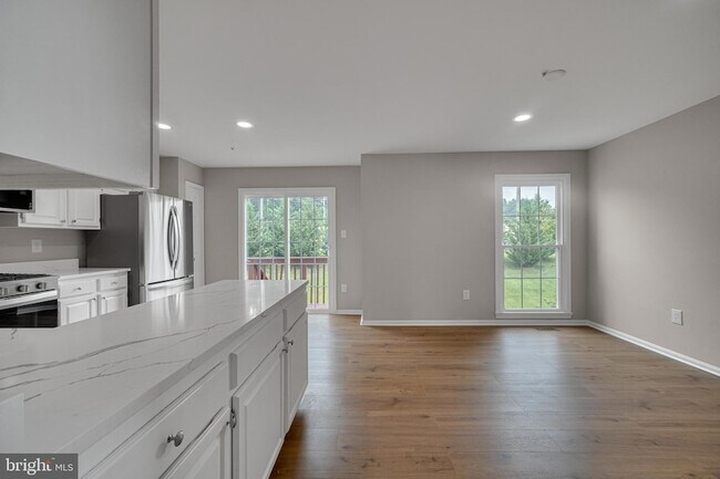 Building Photo - 8101 Chelaberry Ct