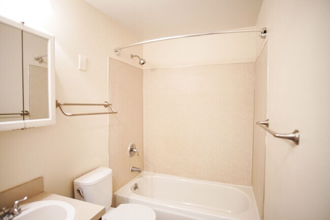 Building Photo - 2 Weeks Free + Bonus: 2nd Floor 2 Bedroom with Parking, Dishwasher, & Pet-Friendly!
