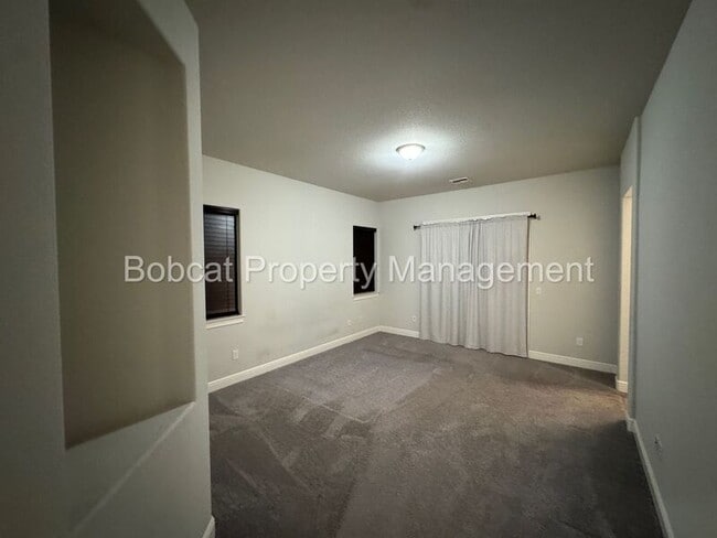 Building Photo - 925 Cranfield Ct