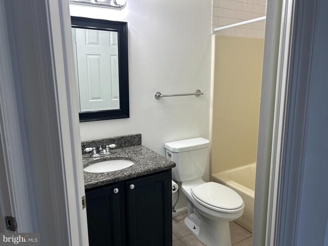 Building Photo - 1307 N Glen Dr