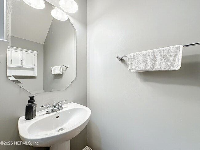 Building Photo - 4590 Capital Dome Dr