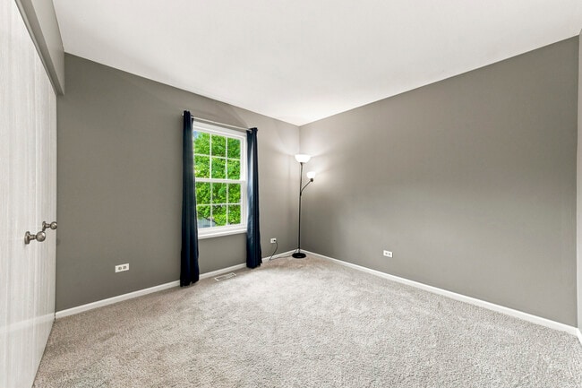 Building Photo - 24 Cedar Grove Ct
