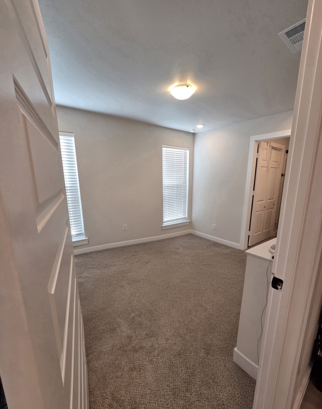 Building Photo - 322 Graze St