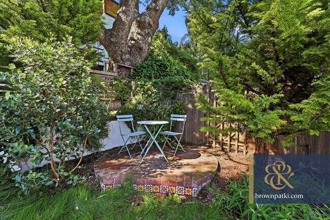 Building Photo - 360 Chenery St