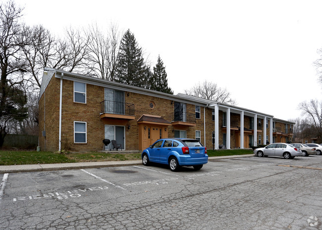 Primary Photo - Oak Hill Apartments