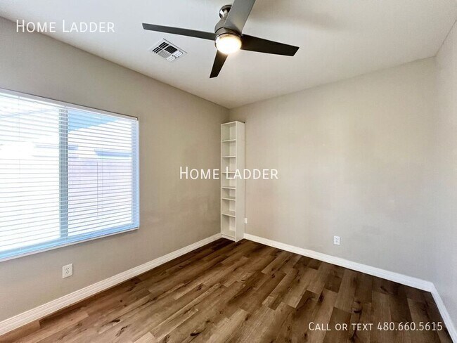 Building Photo - 2936 E Tonto Dr