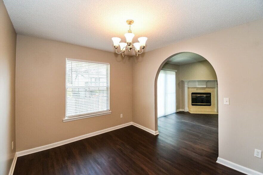 Building Photo - 8217 Glasgow Ct
