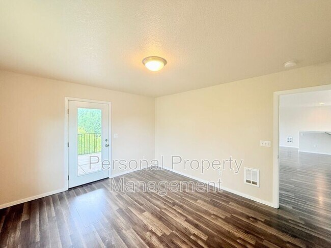 Building Photo - 1710 Lincoln Ave