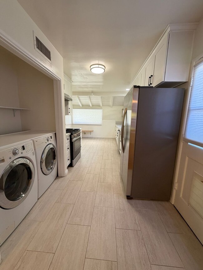 Building Photo - Newly Rehabbed Charming 3 Bed 2 Bath Home ...