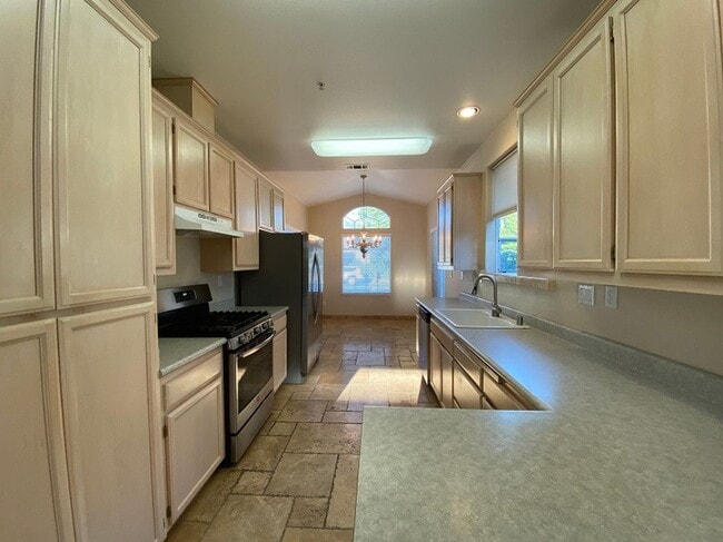 Building Photo - Beautiful Three Bedroom Single Level Napa Home
