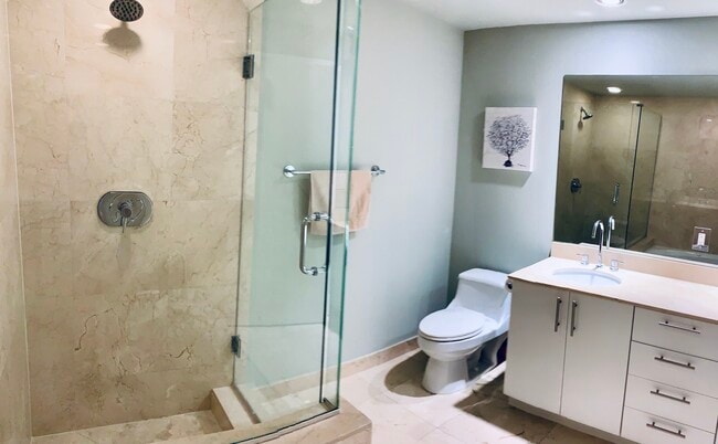 Master Bathroom 2 - 550 Okeechobee Blvd