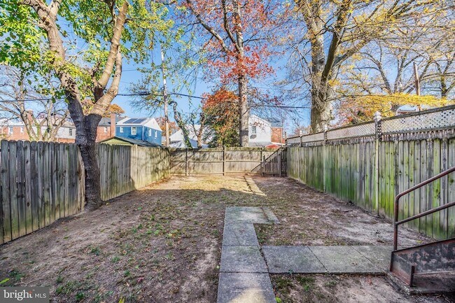 Building Photo - 458 Oakwood St SE