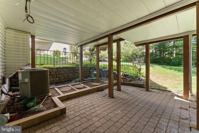 Building Photo - 14164 Compton Valley Way