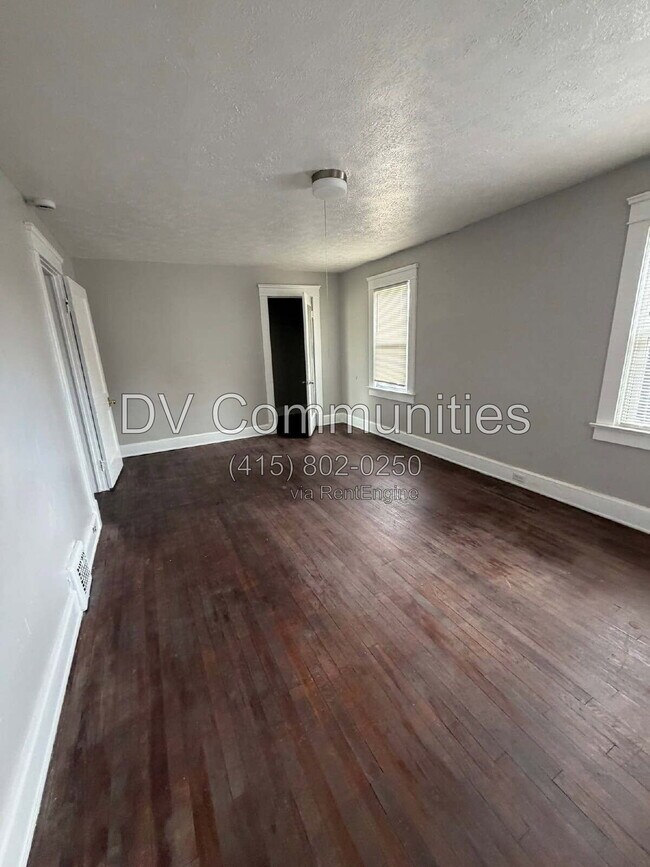 Building Photo - 3348 W 100th St