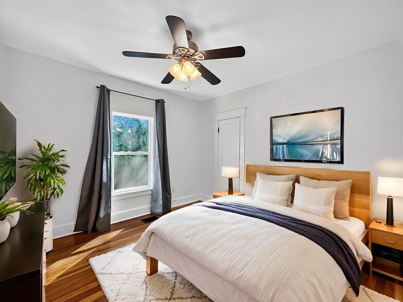 Building Photo - 1016 E Washington Ave