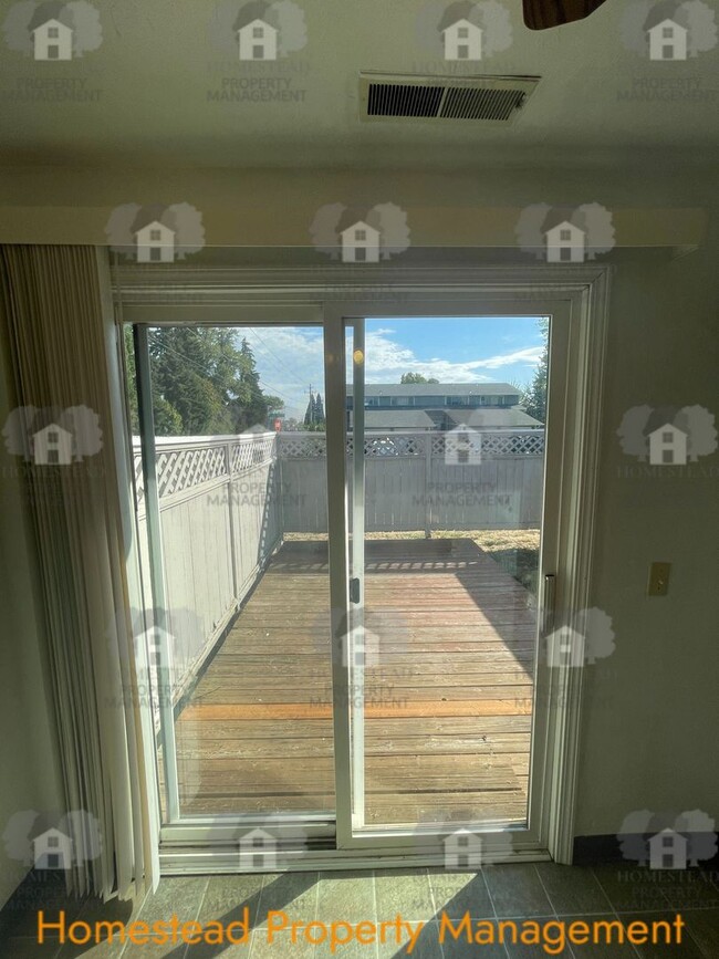 Building Photo - 2691-2693 18th Ave SE