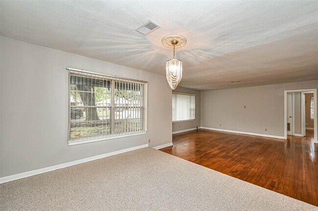 Building Photo - 1831 De Milo Dr