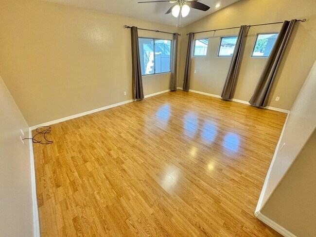 Building Photo - SINGLE STORY 4 BEDROOM HOME IN CUL DE SAC LOCATED IN NORTH LAS VEGAS