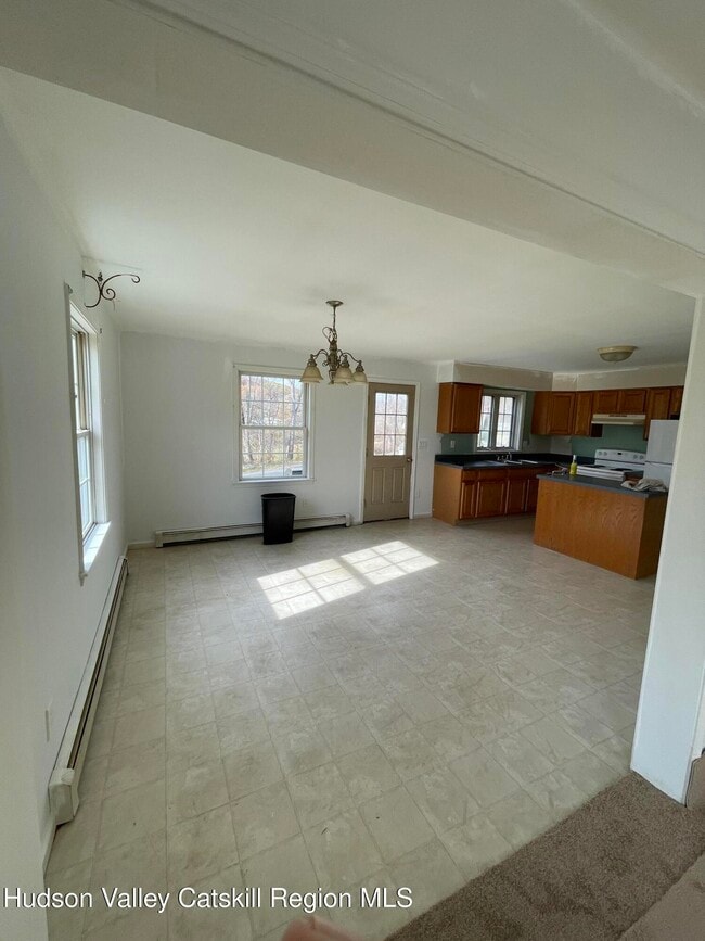 Building Photo - 9 Church St