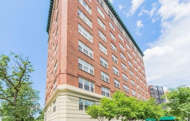 Building Photo - 534 Beacon St