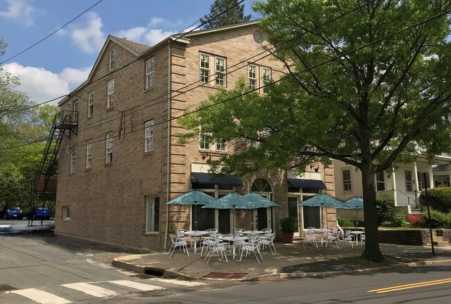 Building Photo - 205 Witherspoon St