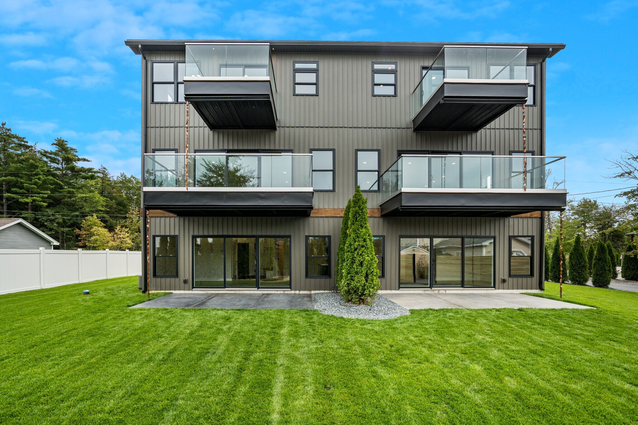 Building Photo - 70 Sunset Dr