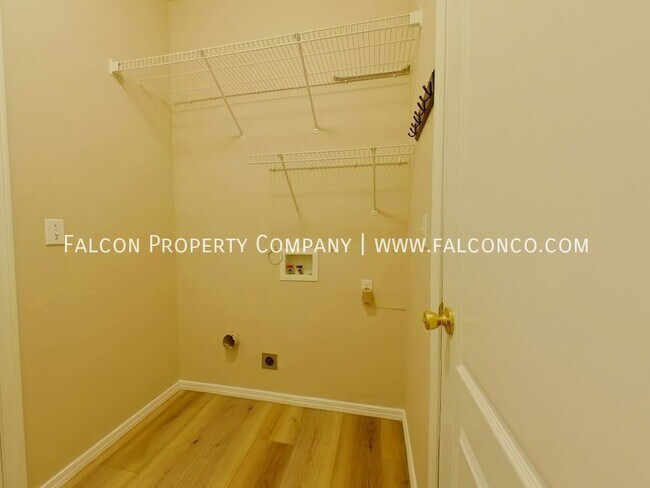 Building Photo - 3260 Waverly Ln