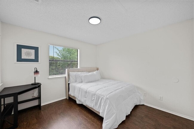 Building Photo - 2907 W Slaughter Ln