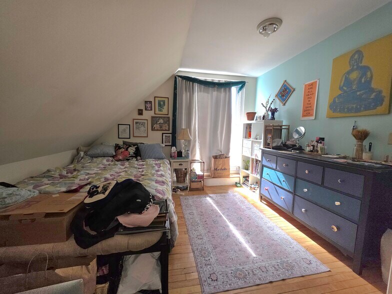 Building Photo - 5 Gore Street Pl