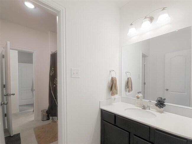 Building Photo - 627 Pheasant Hill Ln