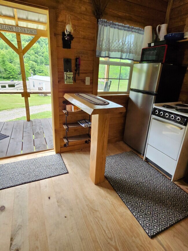 Building Photo - 5269 Vardy Blackwater Rd