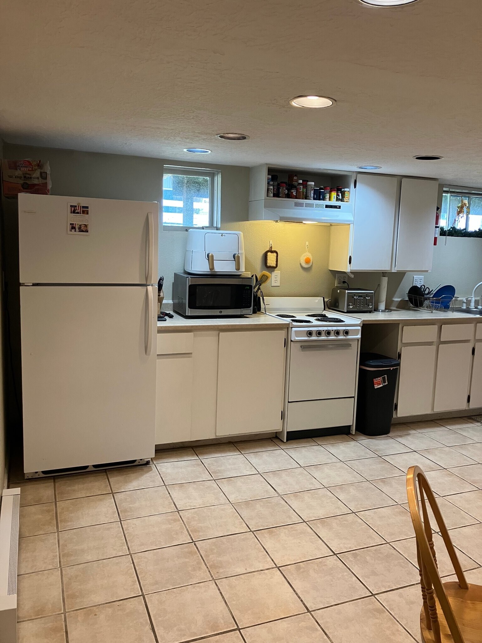 Building Photo - 711 E 200 N