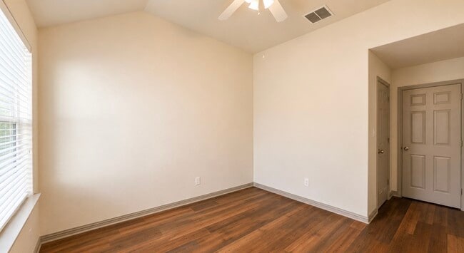 Building Photo - 6181 Bridgewater Ln