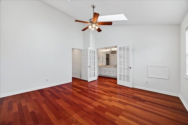 Building Photo - 1371 Le Parc Terrace