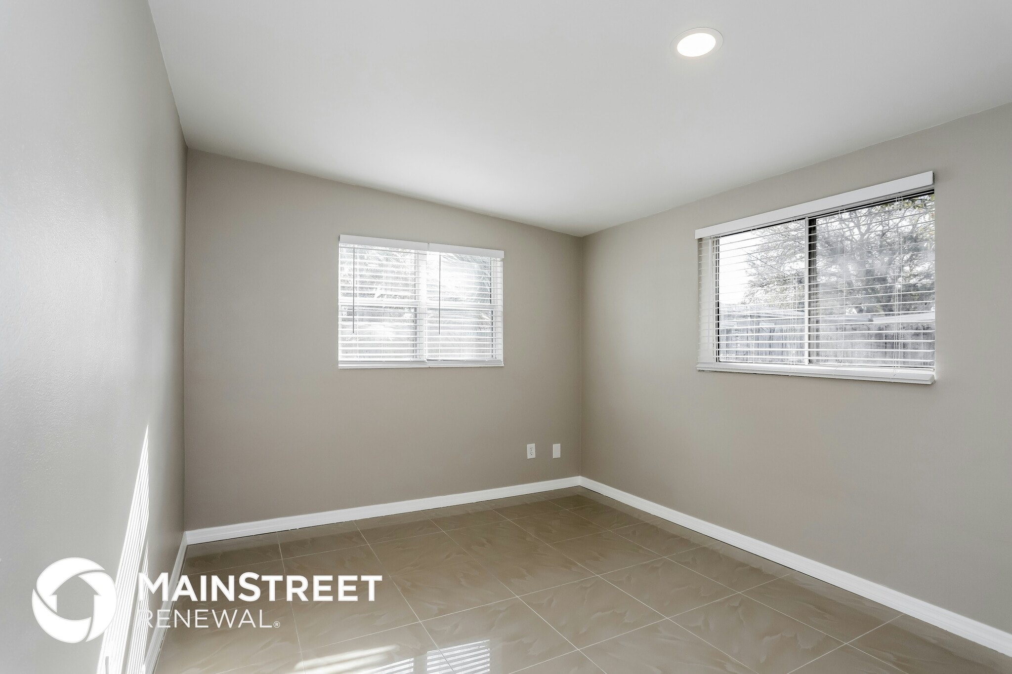 Building Photo - 2164 43rd Ave N