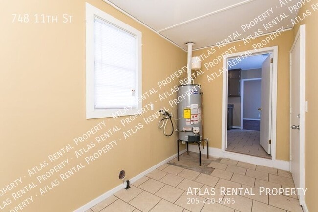 Building Photo - 748 11th St
