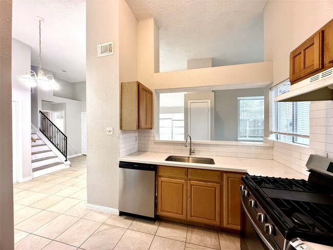 Building Photo - 18586 N Lyford Dr